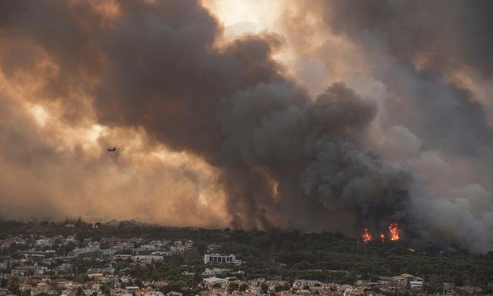 Κικίλιας για πυρκαγιά στην Πάτρα: Εντός δύο ωρών αντιμετωπίστηκε - Ήταν πολύ επικίνδυνη